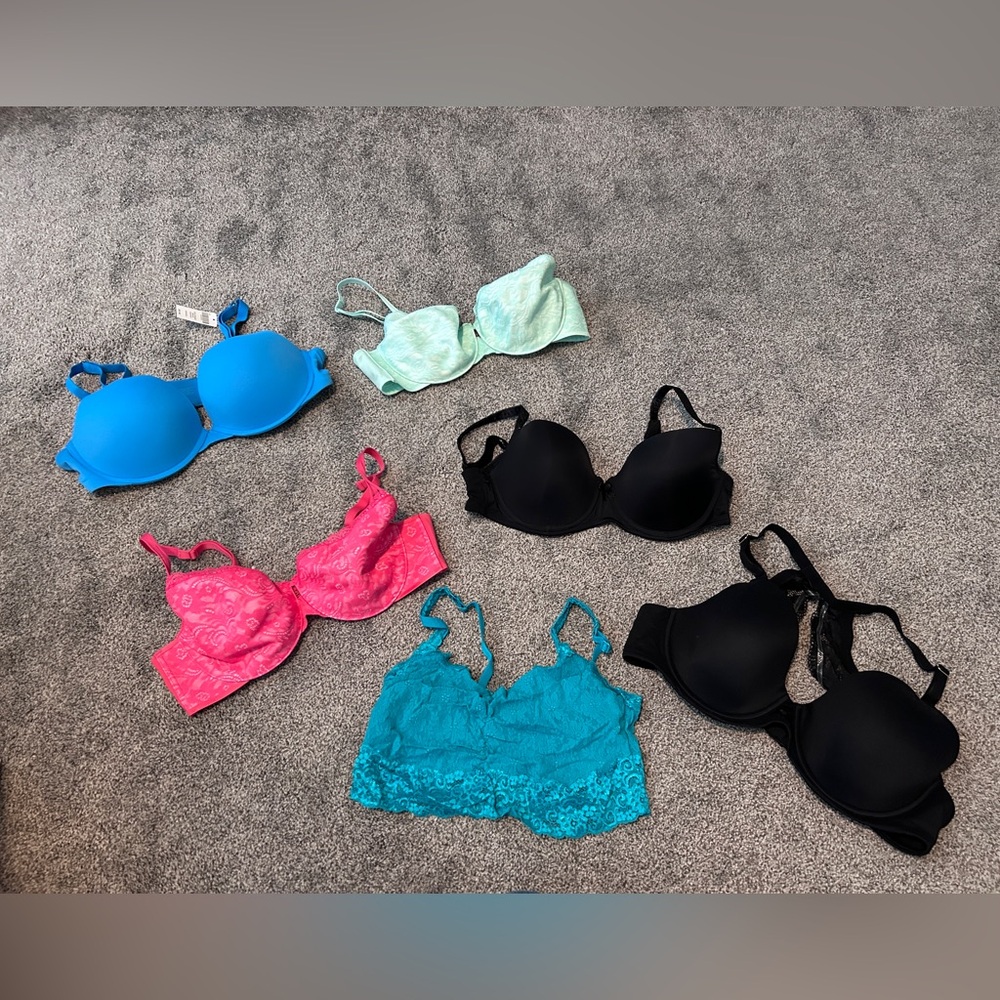 Soma lot of 6 bras